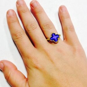 Beaded Ring With Blue Quatrefoil