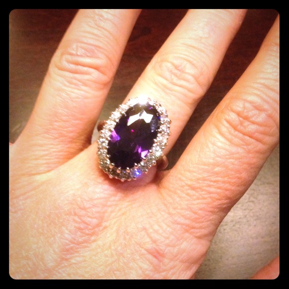 Stunner! Cocktail ring.