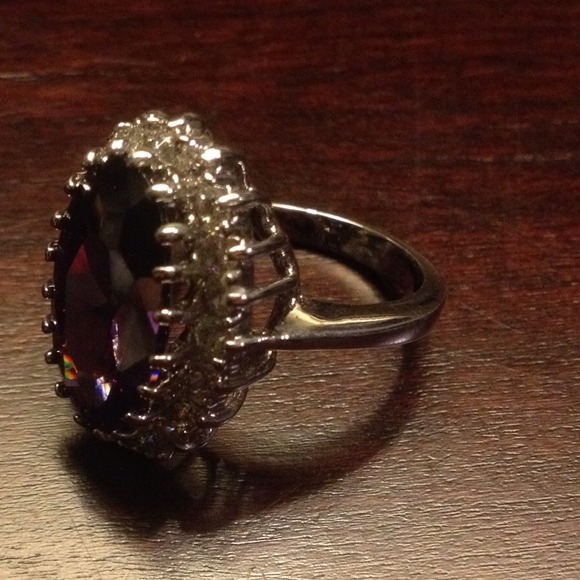 Stunner! Cocktail ring. - Picture 3 of 3