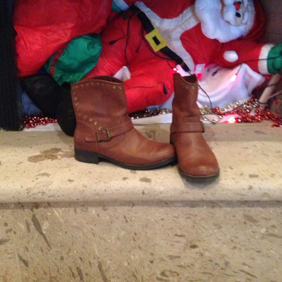 Report boots almost new - Picture 1 of 3