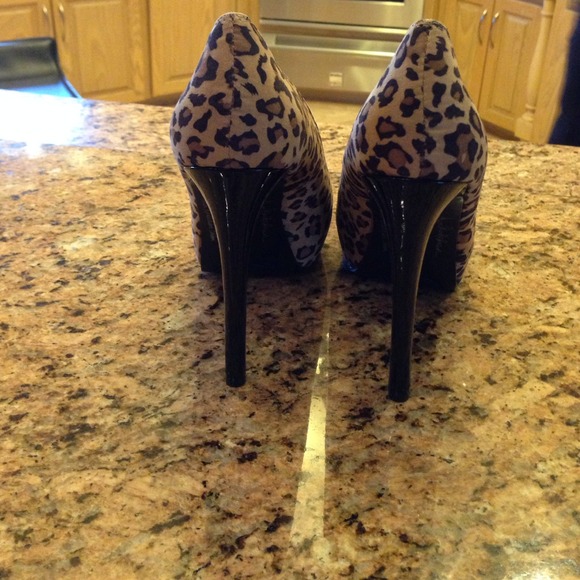 New kardashian heels - Picture 2 of 3