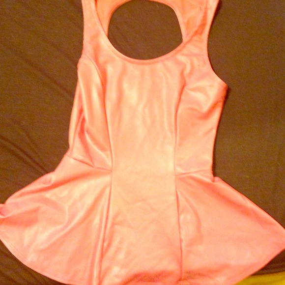 Cute coral Kirra shirt xs