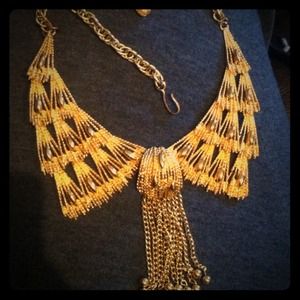 TRADED!! Gold Tone Florenza Necklace