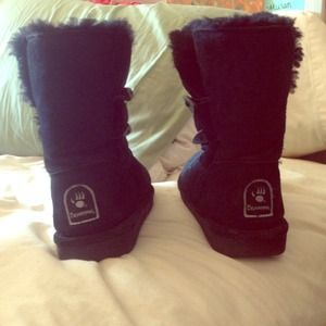 Bearpaw black boots