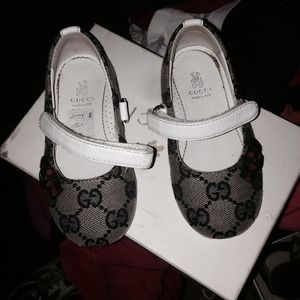 Little girls Gucci Mary Janes