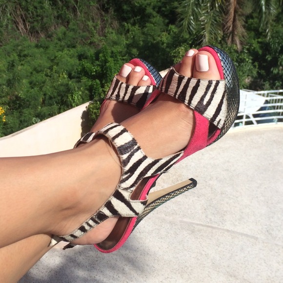 👠Hot Zebra and Pink Heels❤️ - Picture 1 of 4