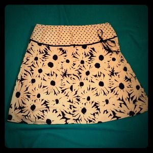 White sunflower mini skirt size 20