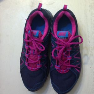 Nike Alvord 10
