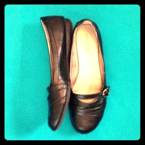 Women's size 9 black flats