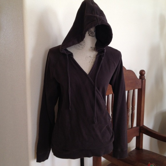 🎀SOLD🎀Warm Cross-Body Sweatshirt