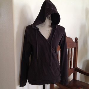 🎀SOLD🎀Warm Cross-Body Sweatshirt