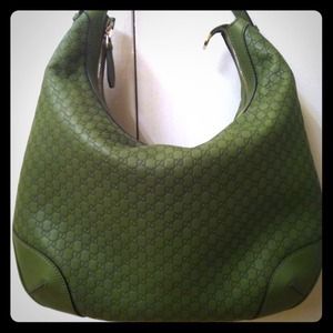 Gucci Nice Microguccissima 11"x14"x4" green NWT