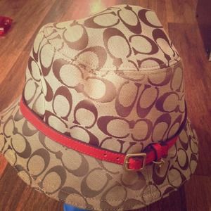 Authentic Coach: hat