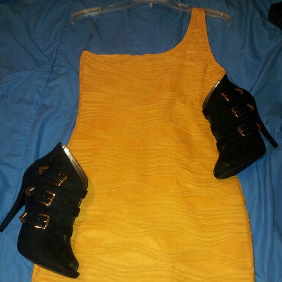 Yellow Dress!!