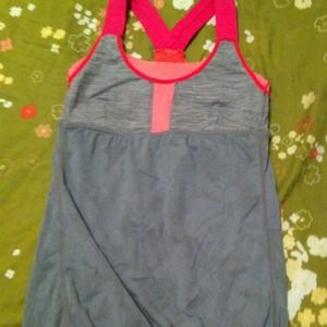 Lululemon tank!