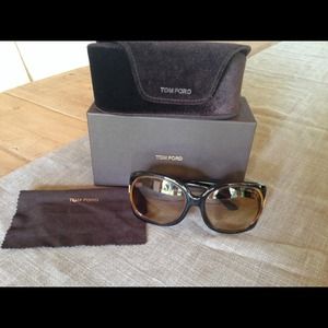 💰💰💰 SOLD 💰💰💰TOM FORD JACQUELINE sunglasses.