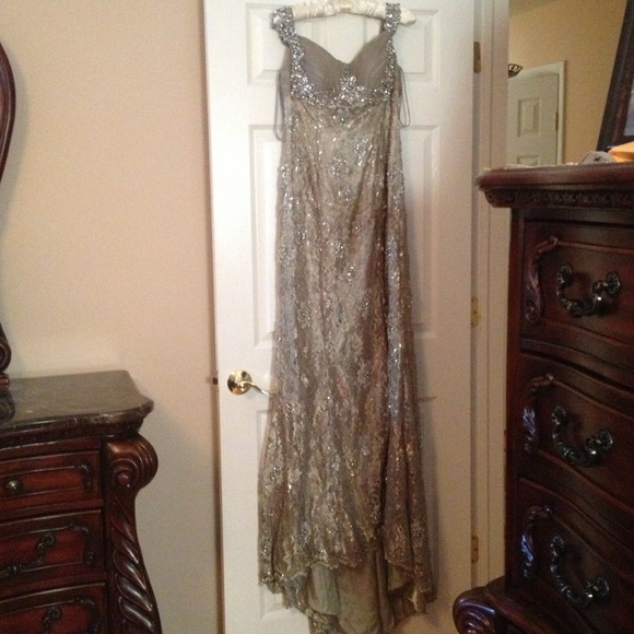 Terani Couture Evening Gown Green Lace - Picture 2 of 4