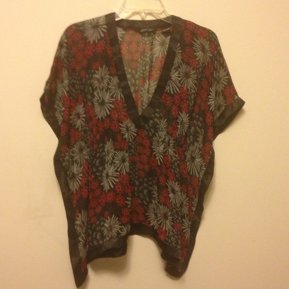 New York & Co. Black floral tunic!