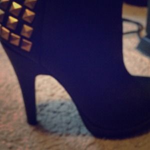 F21 all black studded booties