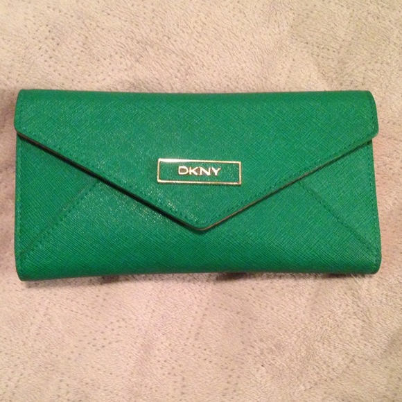 DKNY green/pink wallet & juicy bracelet!
