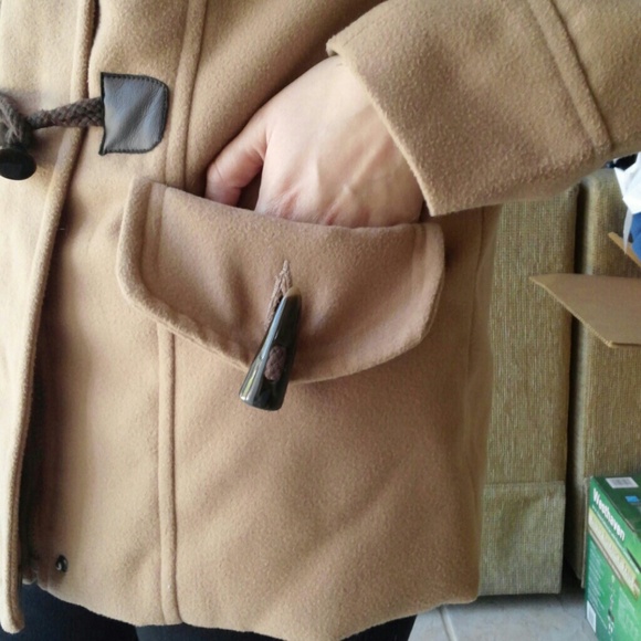 🌺SOLD 🌺Tan Toggle Coat - Picture 4 of 4