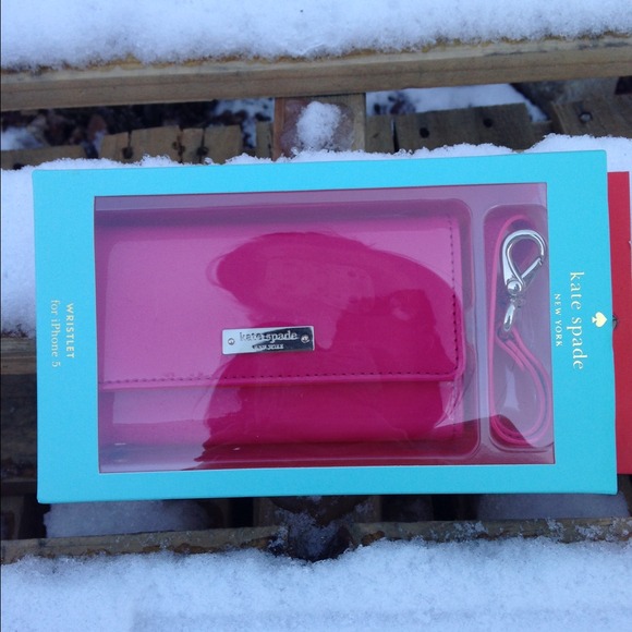 kate spade Accessories - 💥SOLD💥Kate Spade iphone 5 Wristlet .