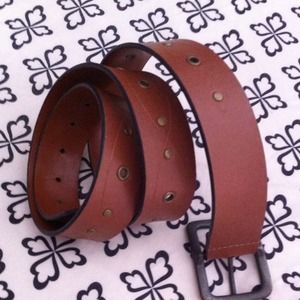 ✨✨Brown belt with gold grommets✨✨