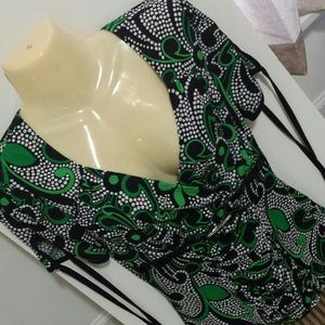 *BUNDLED* Green Swirl Design Shirt