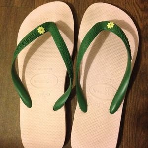 Pink Havaianas Size 8