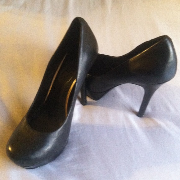 Jessica Simpson pumps