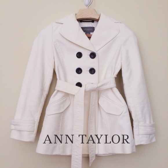 Ann Taylor Outerwear - 🎉❤️HOST PICK❤️🎉 Soft Cream Belted Trench Coat