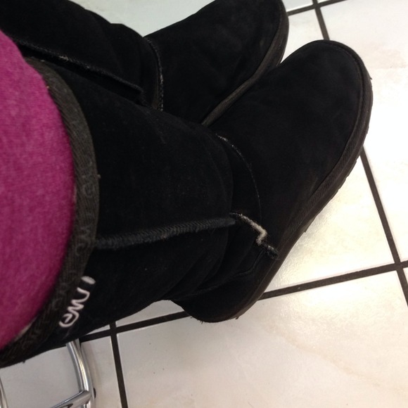 EMU boots perfect condition!