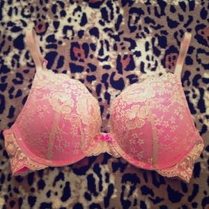 ✨REDUCED✨ Victoria's Secret lace push up bra!