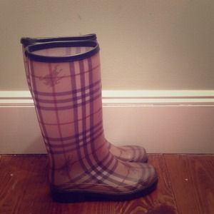 100% authentic Burberry Haymarket Check rain boots