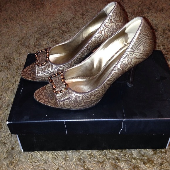 Heels Sz 9