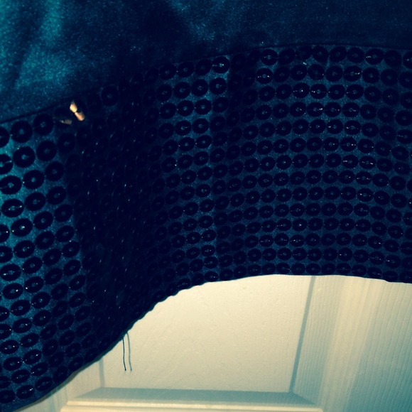 🚫donated Black satin sequined skirt - Picture 3 of 4