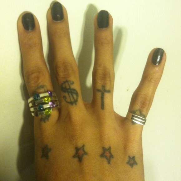 Pretty lil lie rings - Picture 1 of 4