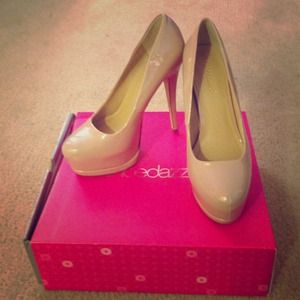 Shoedazzle Alicia. Nude pump. Sz 10. 5"
