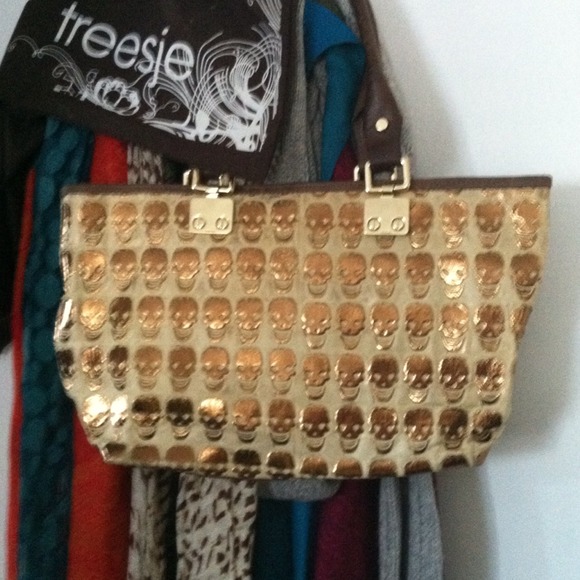 Treesje gold skulls tote