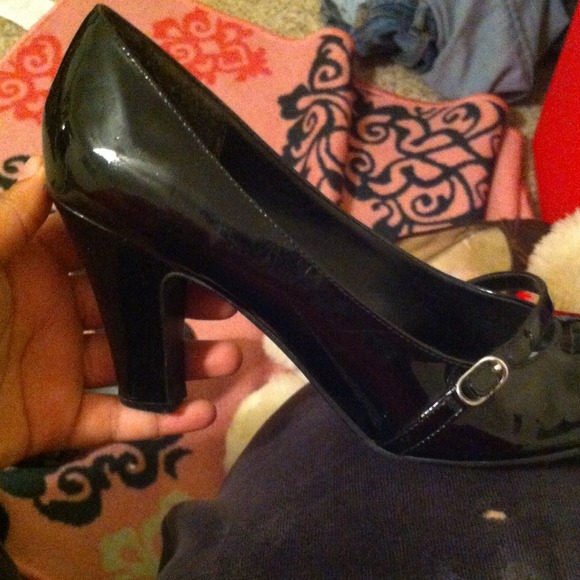 Shoes - Picture 1 of 2