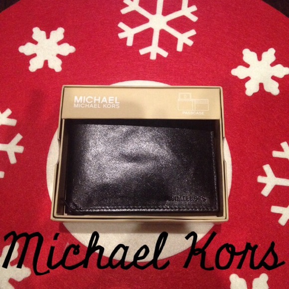 Michael Kors Other - Michael Kors Men's Black Bifold Wallet Passcase