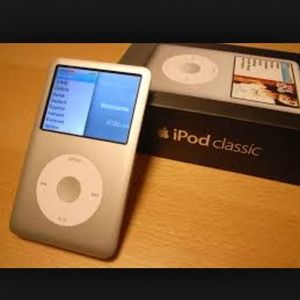 Silver iPod touch classic 32GB