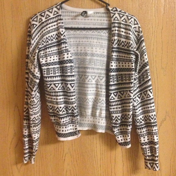 Tribal print  cardigan.