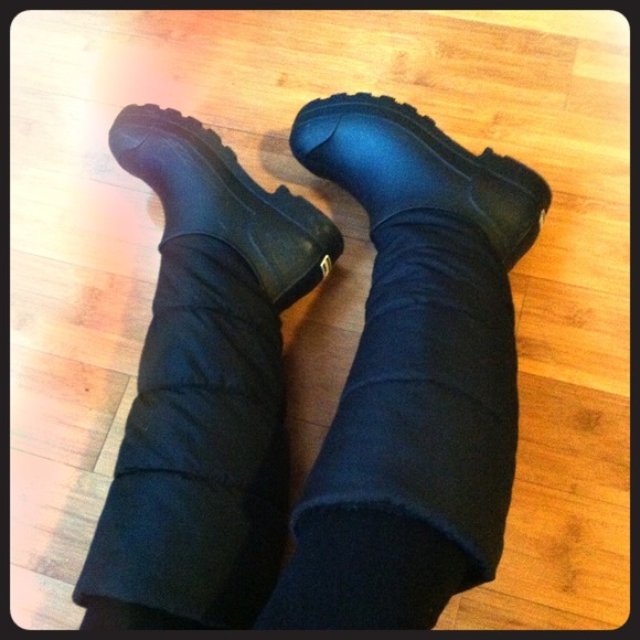 Black snow boots IZOD