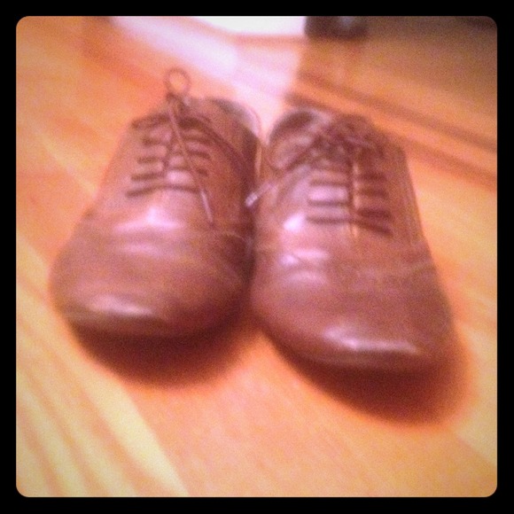 Brown oxfords😊 - Picture 1 of 3