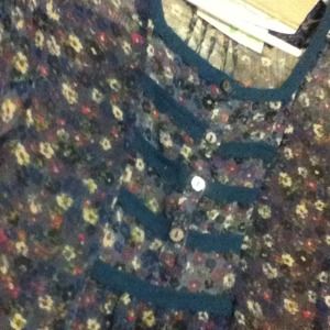 Floral, flowy cropped top.