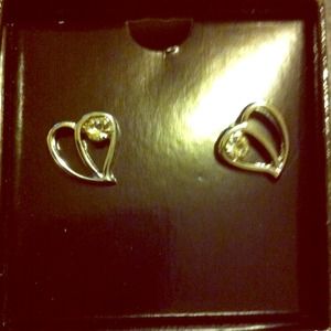 ❤️ earrings with CZ in them