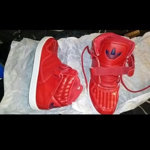 Boys  Addidas Hightop Sneaker, Red fits like a sz4
