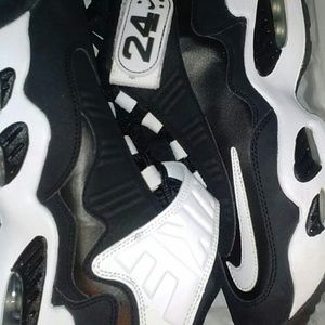 BEST OFFER? High top sneaker (boys) worn once