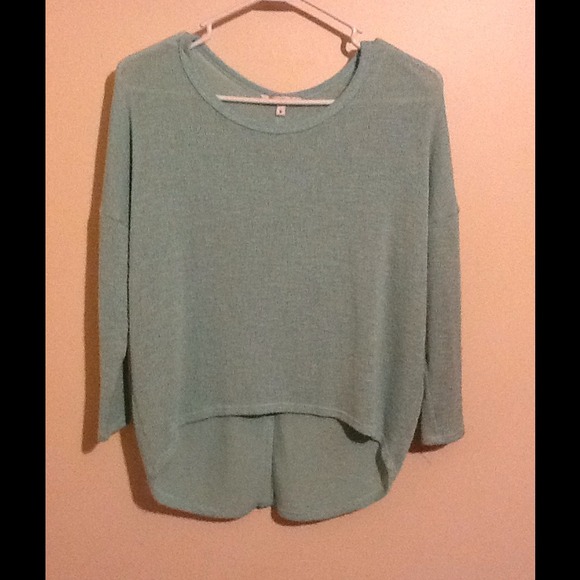 BUNDLED!! Mint hi/lo sweater